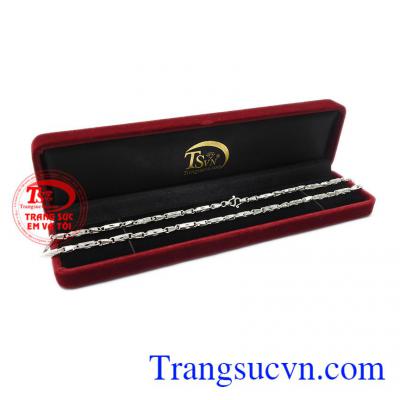 Chính vì vậy, dây chuyền bạc được rất nhiều khách hàng yêu thích và lựa chọn. Dây chuyền bạc nam phóng khoáng