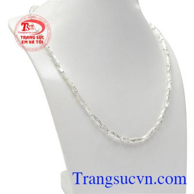 Dây chuyền bạc nam phóng khoáng mang phong cách trẻ trung, năng động. 