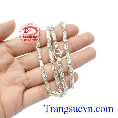 Dây chuyền bạc nam tiến tài mang niềm hy vọng về sự thành công, làm ăn luôn thuận lợi.
