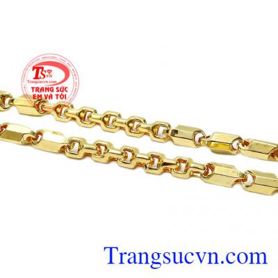 Với những ai yêu thích chiếc dây chuyền cỡ lớn thì đây đúng là một gợi ý cho bạn. Dây chuyền bản lĩnh phái mạnh