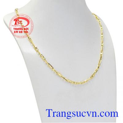 Dây chuyền nam vàng công tử phong cách và trẻ trung.