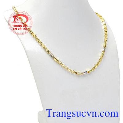 Dây chuyền nam vàng quyết thắng với kiểu dáng cực năng động và trẻ trung dành cho giới trẻ.