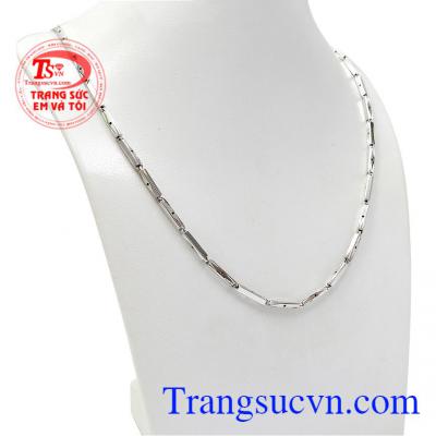 Dây chuyền vàng trắng nam tính được nhập khẩu trực tiếp từ Italy. 