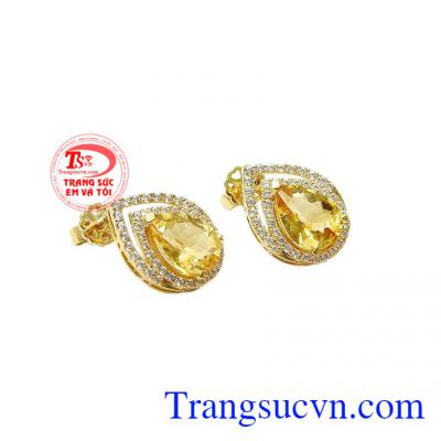 Kiểu dáng sang trọng, quý phái cho người đeo luôn tự tin và quyến rũ. Hoa tai thạch anh vàng thịnh vượng