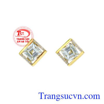 Hoa tai Topaz thời trang được thiết kế kiểu dáng mới lạ với điểm nhấn là viên Topaz nhỏ xinh.
