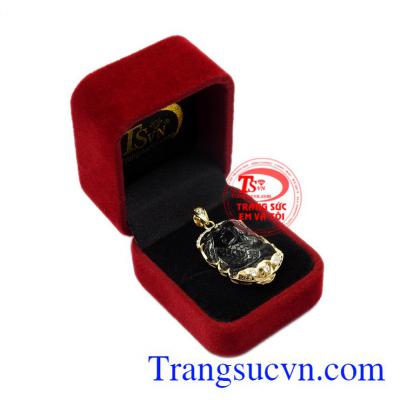 Bên cạnh những ý nghĩa phong thủy, việc chế tác từ đá tourmalin còn hỗ trợ và cải thiện tình hình sức khỏe, tăng cường sức đề kháng. Mặt cá chép ngậm ngọc tài lộc