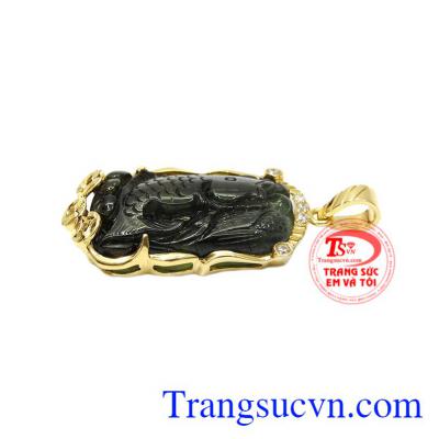 Từ lâu, cá chép ngậm ngọc được coi là một loài vật linh thiêng với nhân dân ta. Mặt cá chép ngậm ngọc thịnh vượng