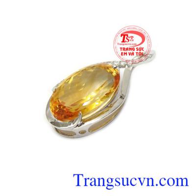 Thạch anh vàng còn là viên đá mang lại tài lộc, may mắn và bình an nên càng tăng thêm giá trị cho sản phẩm