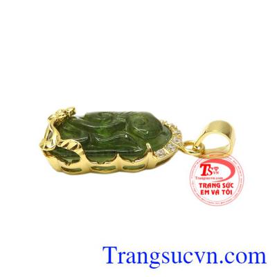 Mang ý nghĩa về sự thăng tiến, vươn lên giúp người dùng thành công và gặp được may mắn.Mặt dây tourmalin độc đáo