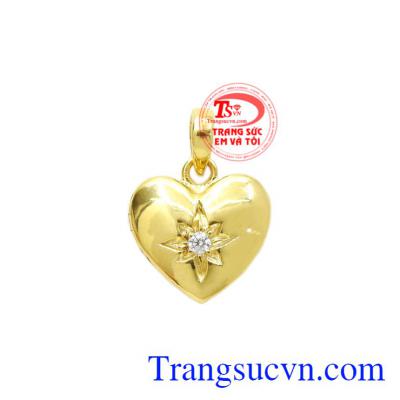 Mặt dây trái tim mến thương là sản phẩm mới của trang sức Em và Tôi mang lại nét độc đáo cho người đeo.