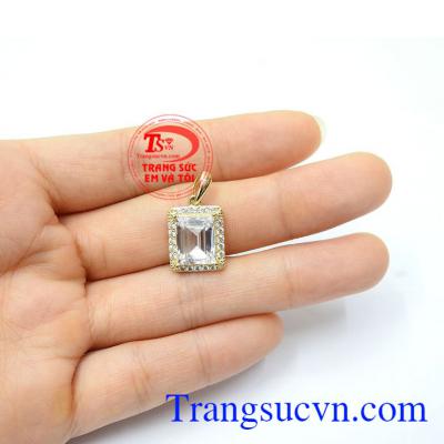 Là món quà tặng ý nghĩa được phái đẹp mong chờ vào các ngày kỷ niệm.