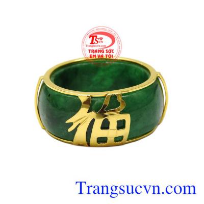 Trong tiếng Hán, chữ phúc là biểu tượng của sự ấm no, đầy đủ.