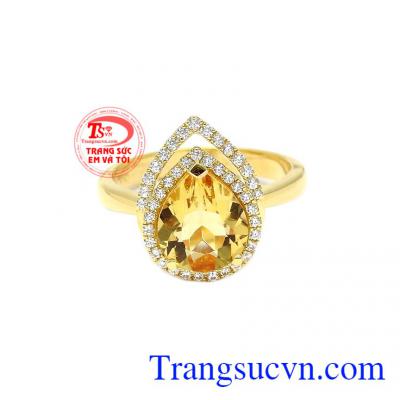 Nhẫn nữ thạch anh vàng thịnh vượng được thiết kế và chế tác từ công nghệ hiện đại mang đến cho người dùng một sản phẩm hoàn hảo.