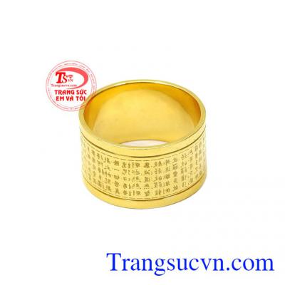 Người ta tin rằng, việc đeo nhẫn này sẽ giúp giải trừ tà khí, hóa hung thành cát, mang đến may mắn và tài lộc. Nhẫn vàng bát nhã tâm kinh