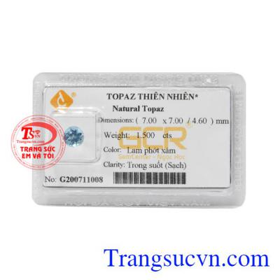 Viên Topaz bình an đem lại nhiều điều tốt lành, là lá bùa hộ mệnh cho những người mang mệnh Thủy và Mộc.