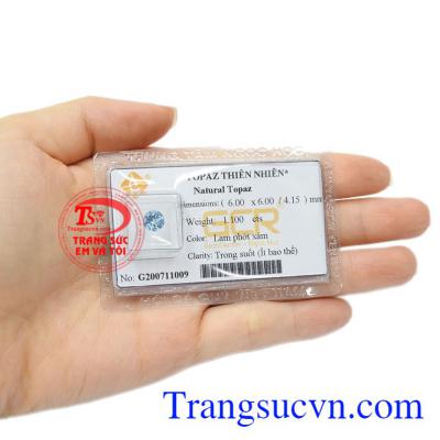 Viên Topaz là lá bùa hộ mệnh dành cho những người mệnh Thủy và Mộc.