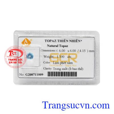 Viên Topaz tài lộc được chế tác với từng đường cắt sắc xảo, tinh tế tạo nên viên đá sáng lấp lánh.
