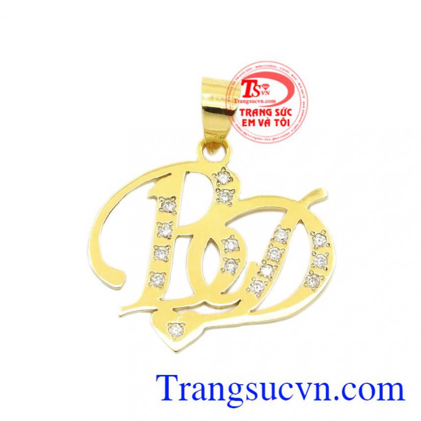 Mặt dây chữ kim cương tinh tế