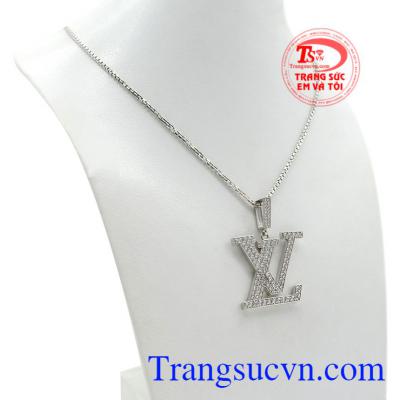 Với thiết kế bắt sáng tạo điểm nổi bật, thu hút ánh nhìn cho người đeo.