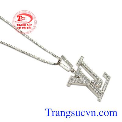 Bộ mặt dây là sản phẩm hoàn hảo để giúp phái mạnh thể hiện bản thân, khẳng định vị thế.