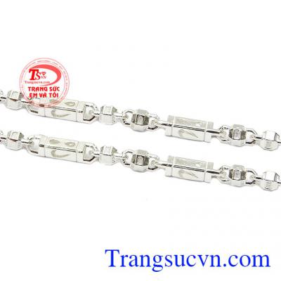 Các chi tiết được chế tác tinh xảo mang đến cho người dùng một sản phẩm đẳng cấp và chất lượng. Dây chuyền bac 925