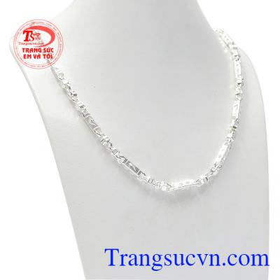 Dây chuyền bac 925 với kiểu dáng nam tính, phong cách mới lạ. 
