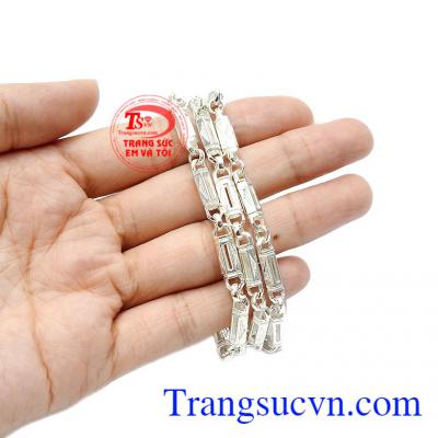 Bạc có tính kháng khuẩn giúp bảo vệ sức khỏe người dùng. Dây chuyền bạc khoáng đạt