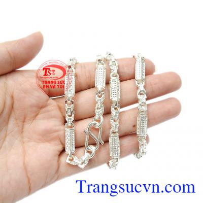 Theo một số nghiên cứu, việc sử dụng bạc thường xuyên còn giúp làm giảm các triệu chứng của bệnh viêm khớp. Dây chuyền bạc nam phát đạt