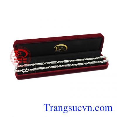 Dây chuyền bạc nam phát đạt là món quà tặng ý nghĩa cho người thân và bạn bè.