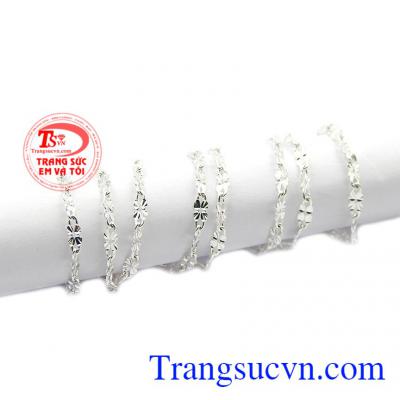 Sản phẩm với giá cả ưu đãi, thanh toán an toàn. Dây chuyền bạc yêu kiều