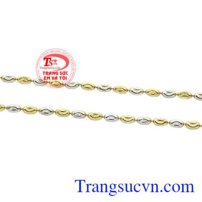 Sản phẩm thích hợp làm quà tặng, hợp thời trang có thể kết hợp cùng nhiều kiểu trang phục.