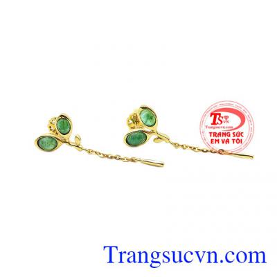 Hoa tai emerald thiên nhiên đẹp mang phong cách rất trẻ trung và năng động.