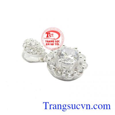 Mặt dây bạc xinh xắn là một sản phẩm mới đang được nhiều khách hàng yêu thích và lựa chọn. 