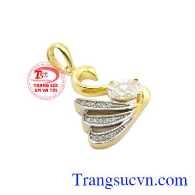 Vậy nên các sản phẩm trang sức chế tác hình tượng thiên nga được rất nhiều phái nữ yêu thích.