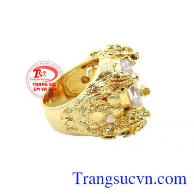 Trong truyền thuyết, với sự can đảm và may mắn mà cá chép đã thành công vượt vũ môn hóa rồng. Nhẫn nam cá chép hóa rồng