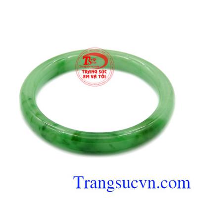 Vòng đá quý cẩm thạch có giấy kiểm định từ trung tâm kiểm định đá quý uy tín, đảm bảo chất lượng cho khách hàng.