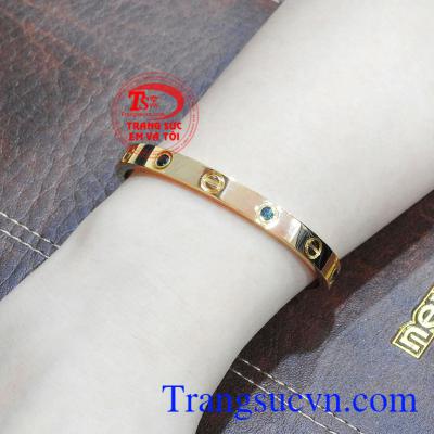 Chính vì vậy mà đá saphir được rất nhiều khách hàng lựa chọn và tin dùng. Vòng vàng nam phong cách