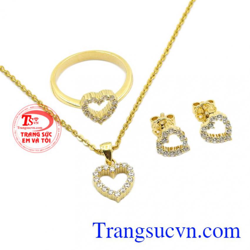 Bộ trang sức trái tim yêu thương
