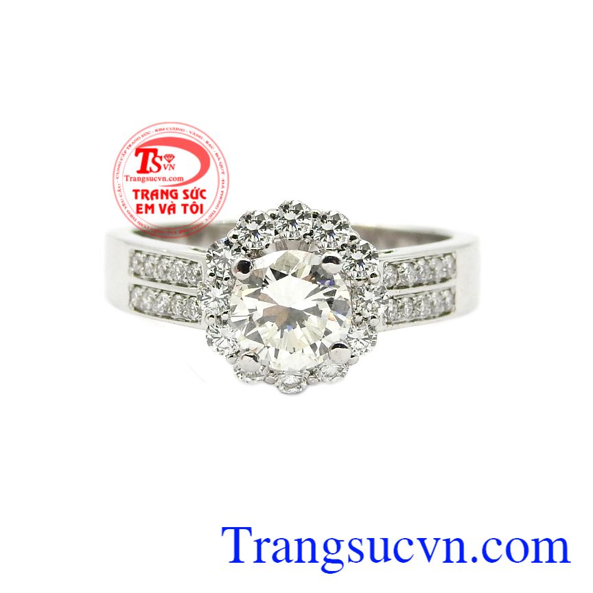 Nhẫn nữ kim cương kiêu sa mang phong cách quý cô sành điệu, sang trọng và quyến rũ. 