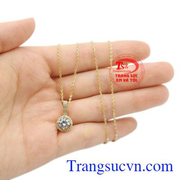 Bộ mặt dây thuần khiết thương hiệu trang sức uy tín.