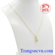 Với thiết kế nhỏ xinh không quá rườm rà đã tạo nên một bộ sản phẩm mà rất nhiều phái đẹp yêu thích.