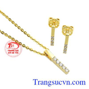 Với thiết kế đơn giản nhưng vẫn vô cùng tinh tế mang đến cho bạn nét cá tính, hiện đại.