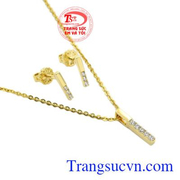 Bộ trang sức thời thượng kiểu dáng thời trang, bảo hành uy tín.