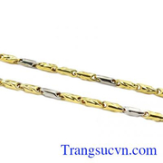 Sản phẩm phù hợp với nhiều độ tuổi. Với chế tác từ vàng tây 10k giúp sản phẩm bền đẹp và sáng bóng với thời gian. Dây chuyền nam can đảm