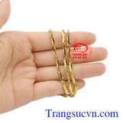 Dây chuyền nam khúc thời thượng đây là một gợi ý hay để làm quà tặng cho người thương.