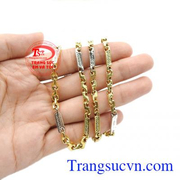 Sản phẩm hợp thời trang, thích hợp với nhiều kiểu trang phục. Dây chuyền vàng nam công tử