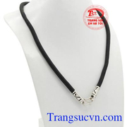 Sản phẩm thích hợp cho những anh chàng yêu thích phong cách cá tính, bụi bặm.