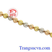 Sản phẩm toát lên vẻ kiêu sa, sang trọng cho phái nữ.