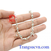 Sản phẩm phù hợp để làm quà tặng vào các dịp sinh nhật và đầy tháng. Lắc tay trẻ em