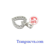 Mặt dây là sản phẩm đang bán chạy hiện nay, là xu hướng mới của phái nữ.